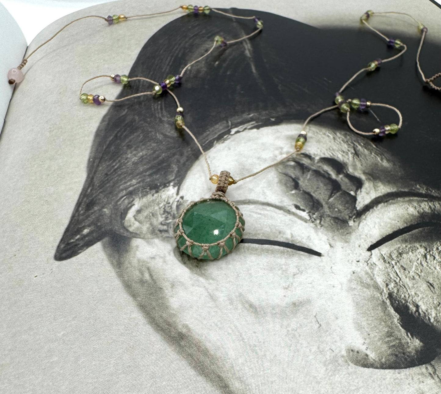 Collier NAVYA- Vitalité et Renouveau
