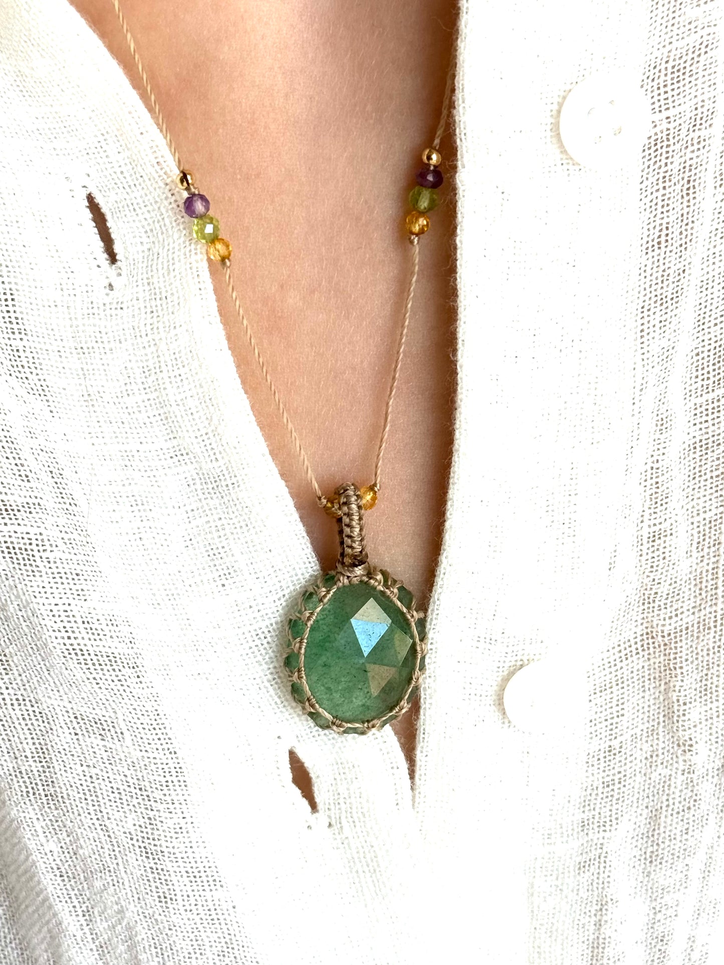 Collier NAVYA- Vitalité et Renouveau